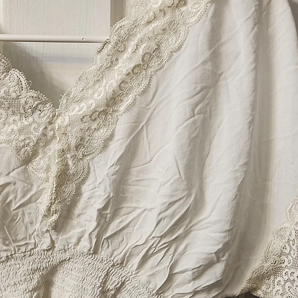Elegant White Lace Trim Blouse By Almost Famous - Picture 6 of 6